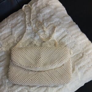 La Regale Elegant Cream Beaded Clutch